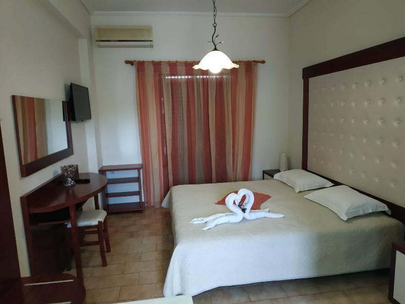 Eleni'S Garden & Castello Suites Αλυκανάς Εξωτερικό φωτογραφία