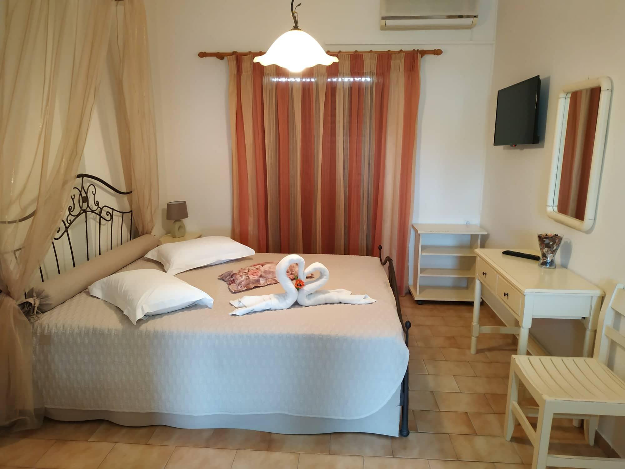 Eleni'S Garden & Castello Suites Αλυκανάς Εξωτερικό φωτογραφία