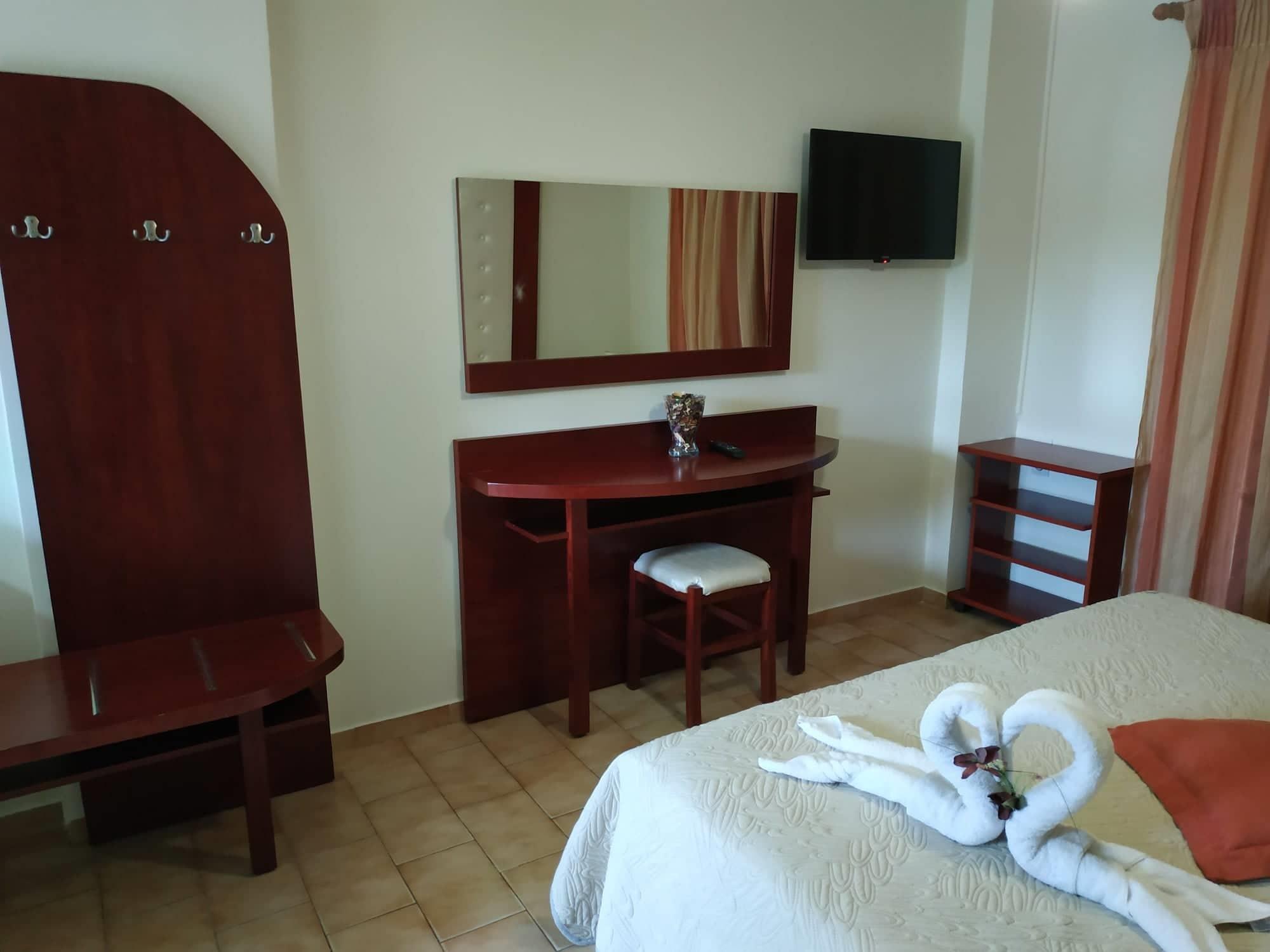 Eleni'S Garden & Castello Suites Αλυκανάς Εξωτερικό φωτογραφία