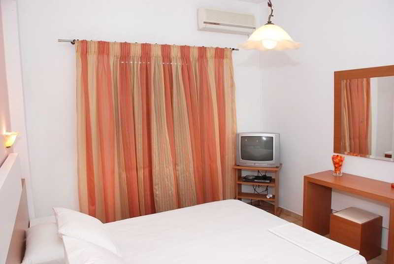 Eleni'S Garden & Castello Suites Αλυκανάς Εξωτερικό φωτογραφία