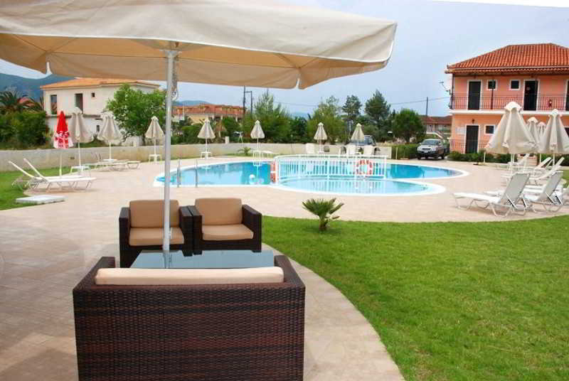 Eleni'S Garden & Castello Suites Αλυκανάς Εξωτερικό φωτογραφία