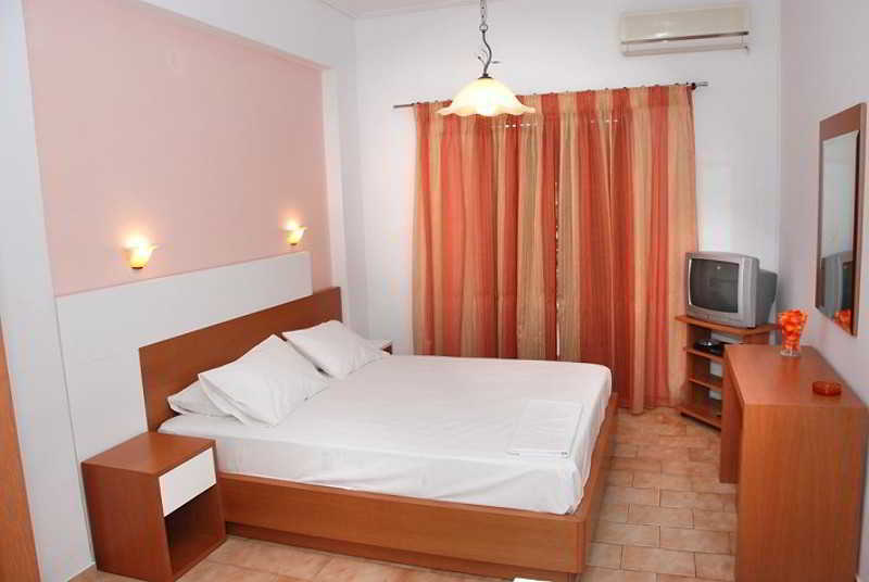Eleni'S Garden & Castello Suites Αλυκανάς Εξωτερικό φωτογραφία