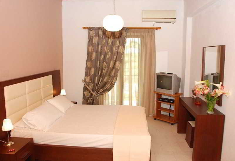 Eleni'S Garden & Castello Suites Αλυκανάς Εξωτερικό φωτογραφία